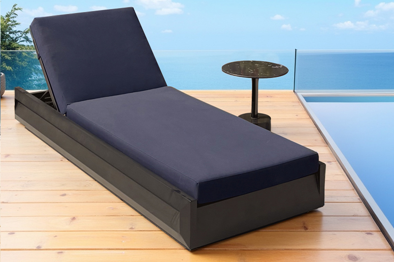 Aluminum beach lounge chair